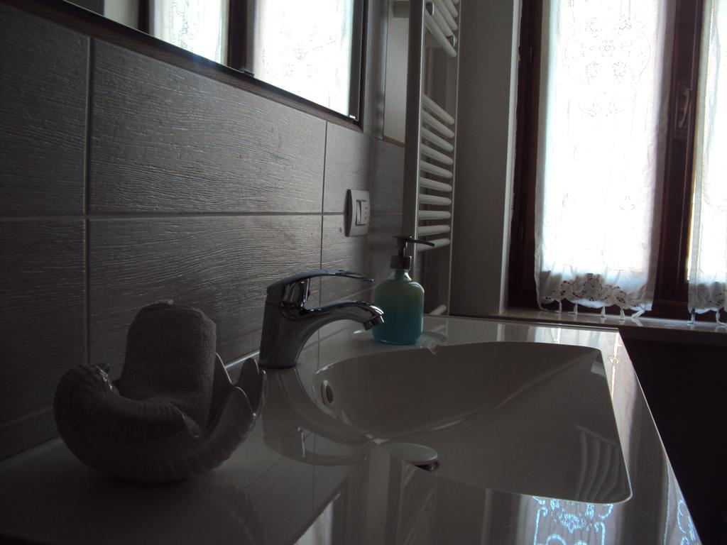 B&B Rosa Del Garda 라찌제 외부 사진